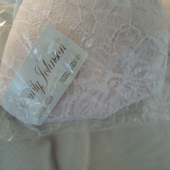 COPY - Emily Johnson style 8215 46DDD - Picture 1 of 8